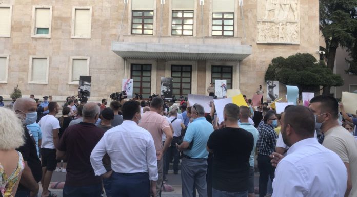 Porodice albanske djece u sirijskim kampovima prosvjedima traže njihov povratak